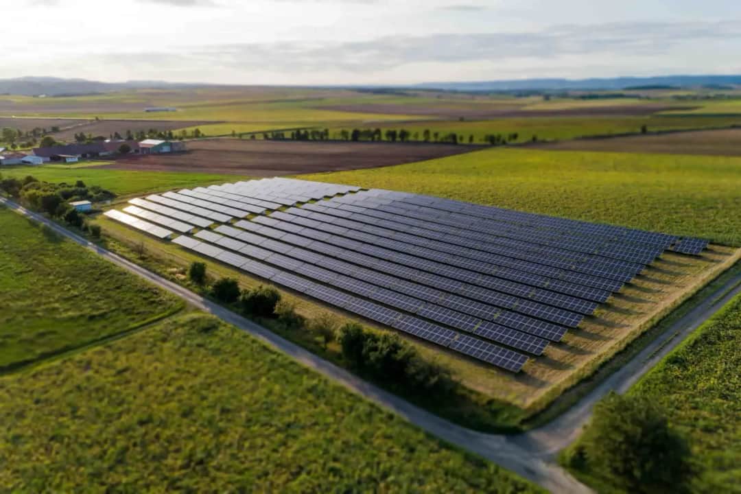 Farma fotowoltaiczna 1MW: Opłacalność 2026. Czy warto inwestować?