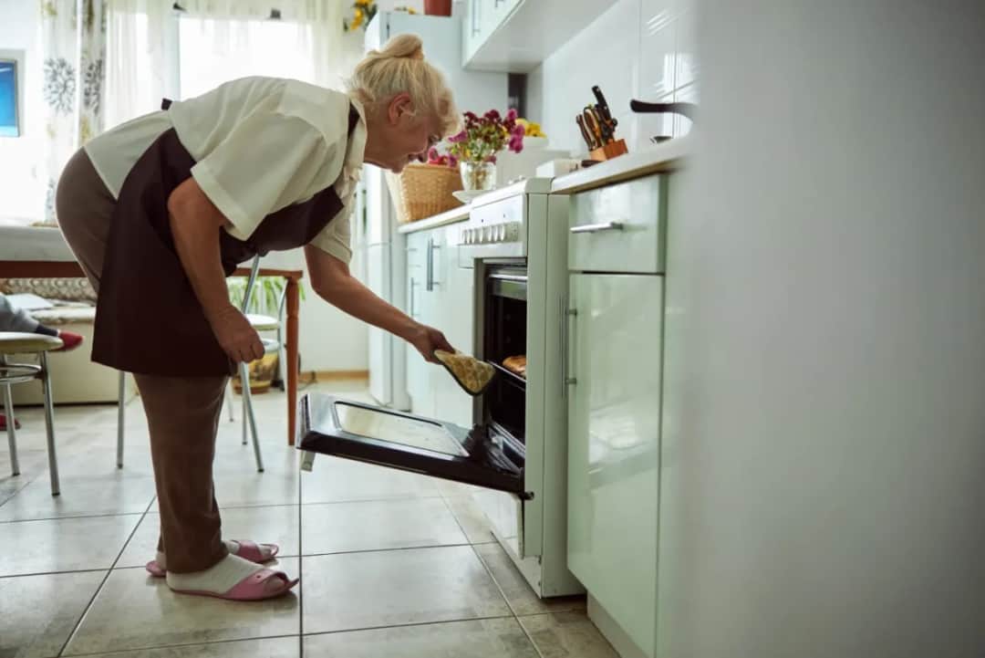 Piekarnik z termoobiegiem: Ile kosztuje godzina pieczenia? Oszczędzaj!